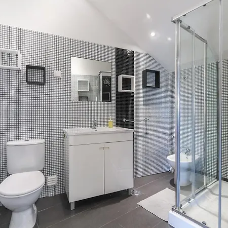 Portucale ! 2 Bedrooms Campo Ourique *